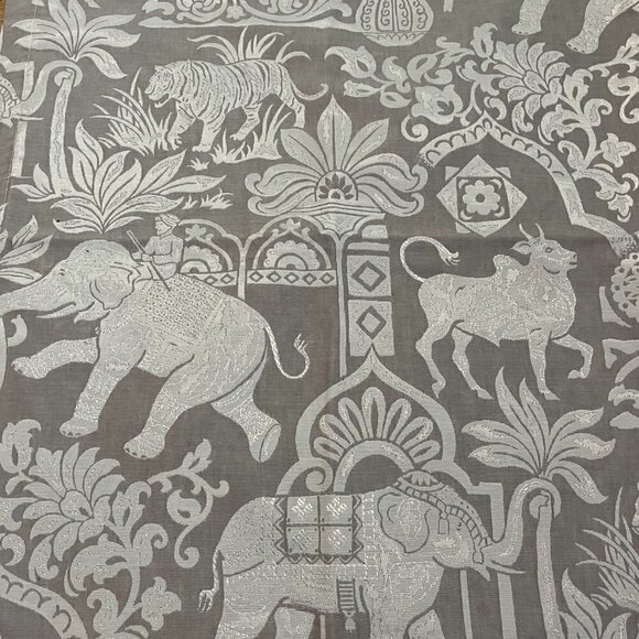 NEW King Pillow Shams X2 Elephant Sacred Cow Tiger Gray & White Kashmir Shimmer - Picture 4 of 8